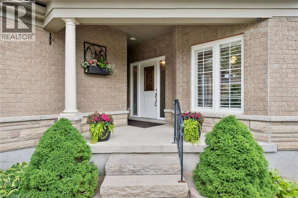 819 CREEKSIDE Drive