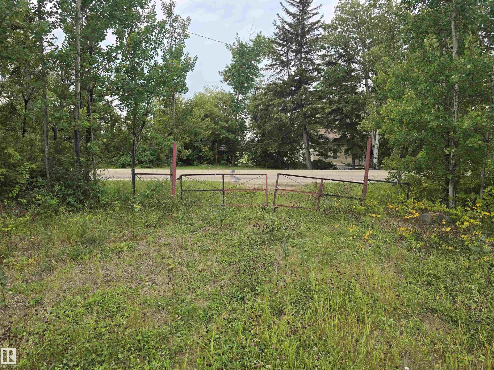 21-55022 Lac Ste. Anne Trail