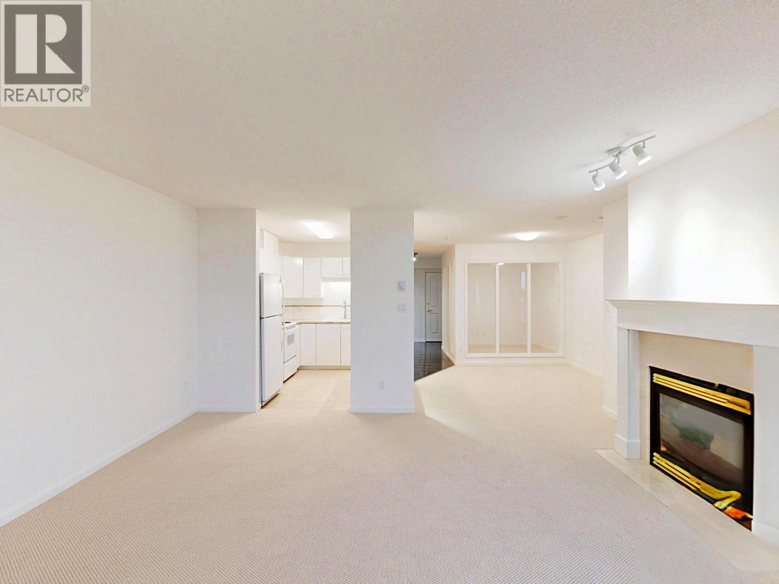 1607 4425 HALIFAX STREET