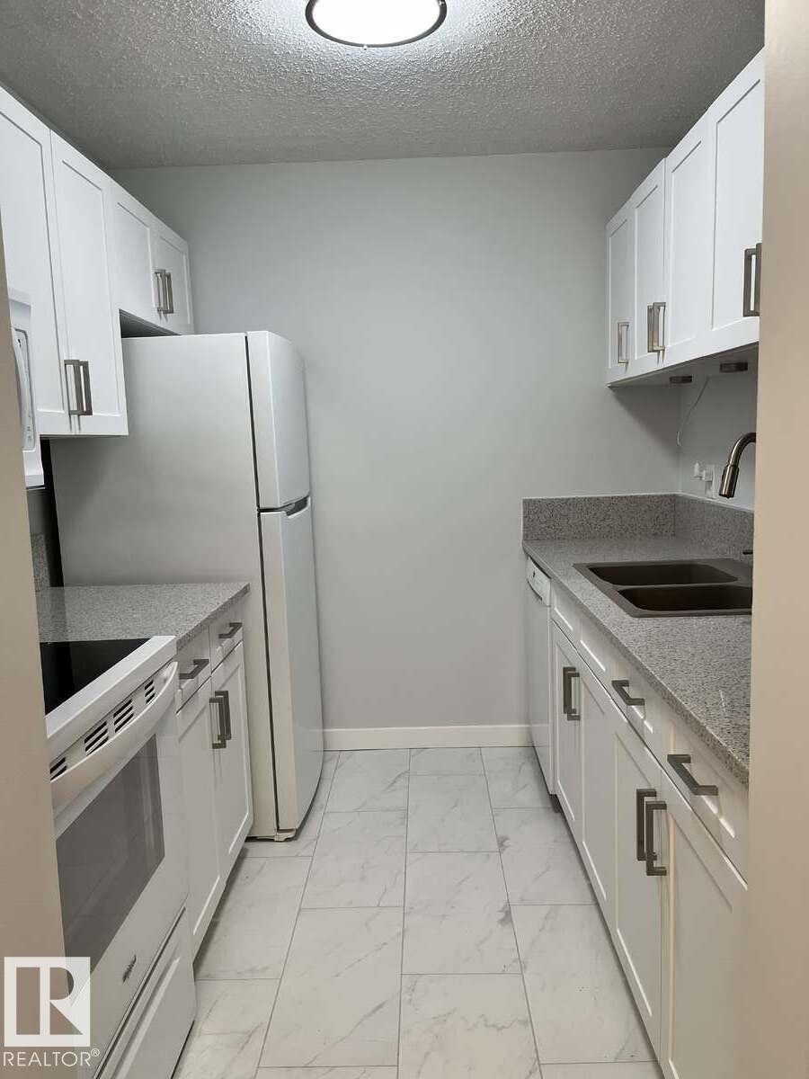 #462 10520 120 ST NW