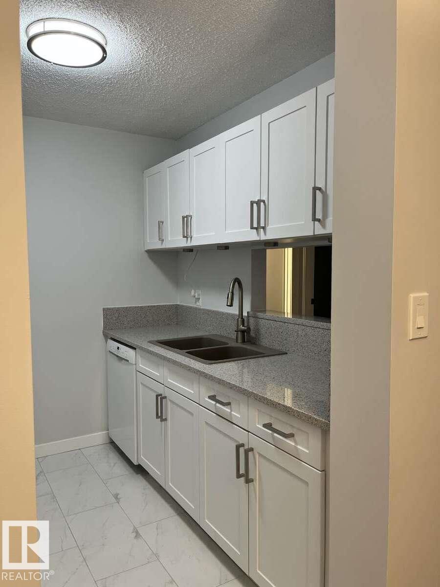 #462 10520 120 ST NW