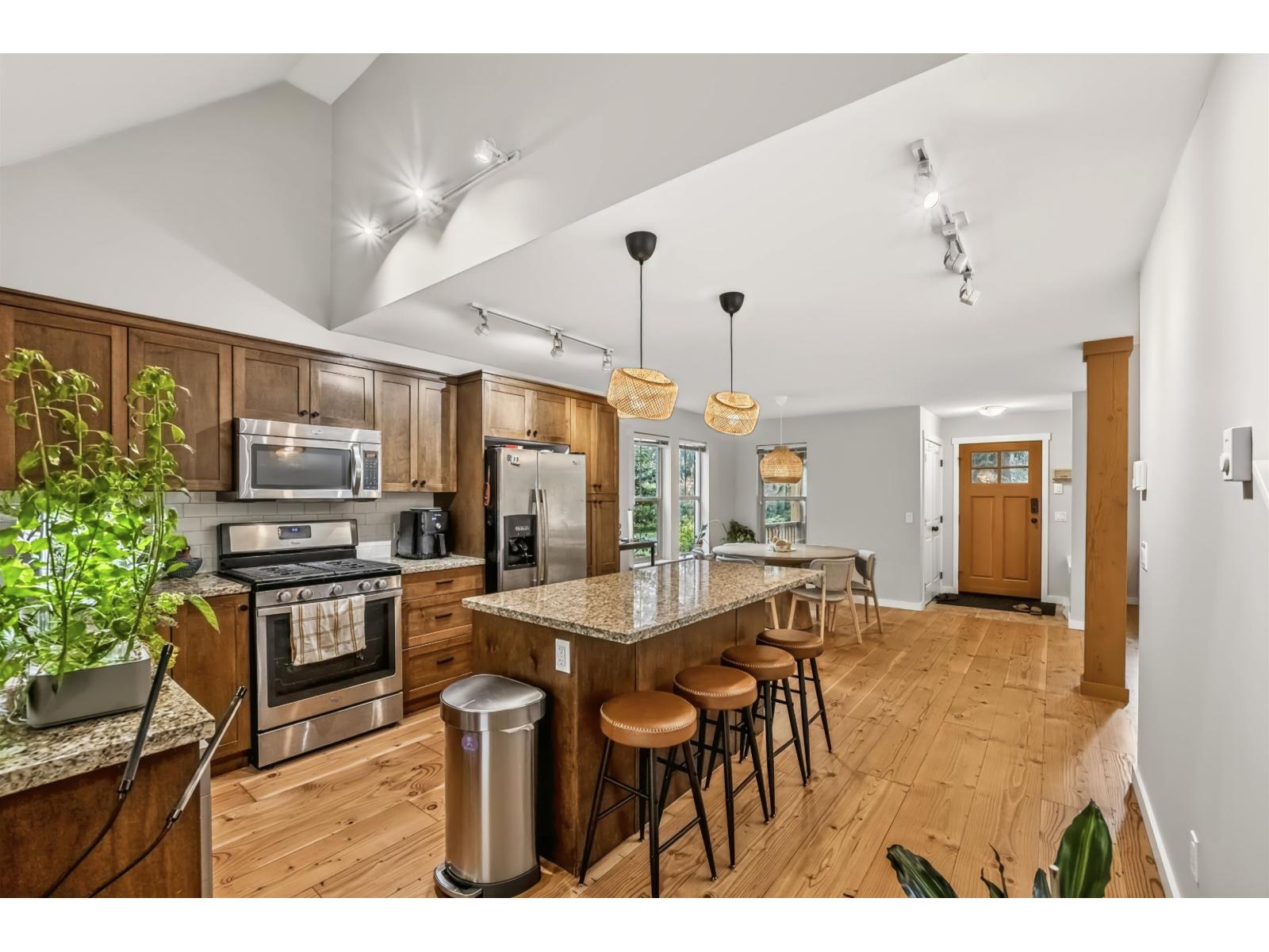1812 RAVENWOOD TRAIL|Cultus Lake South
