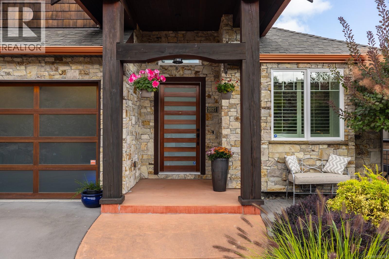 2027 Hedgestone Lane