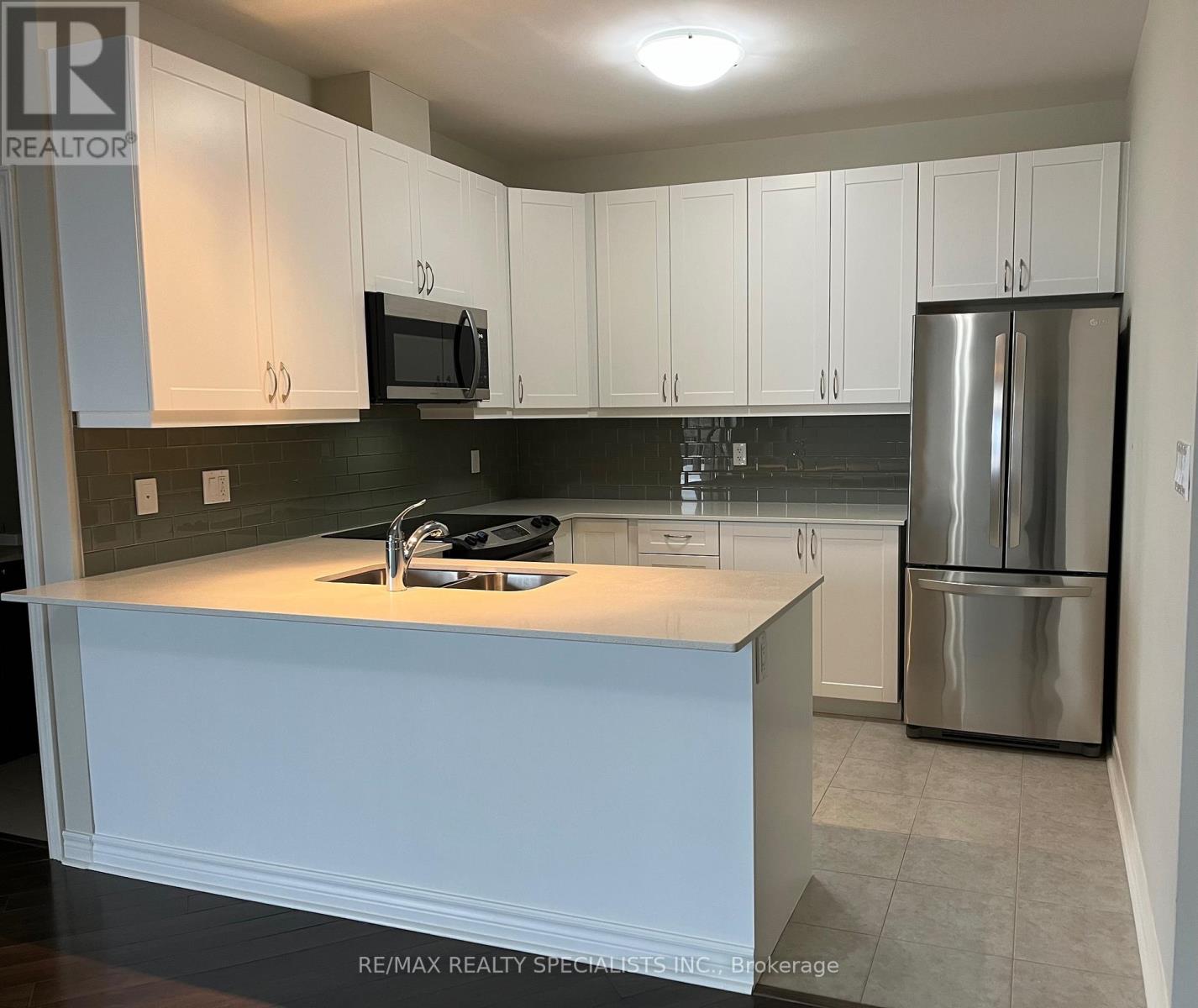 609 - 33 WHITMER STREET