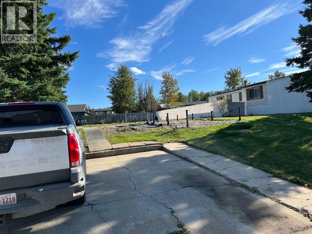 Photo 1 of 1 — 811 5 A Street, Fox Creek, AB T0H1P0