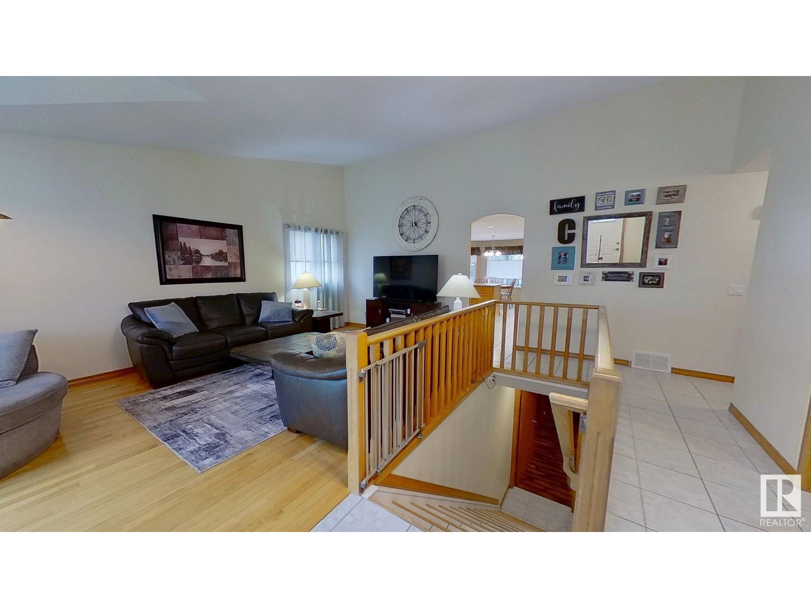 8516 158A AV NW