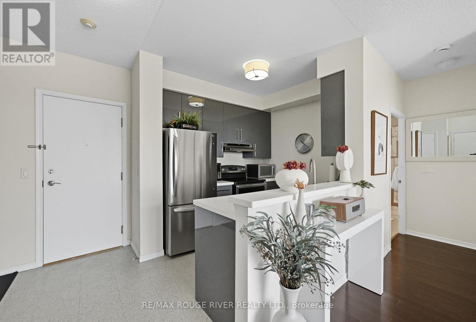 PH917 - 3650 KINGSTON ROAD