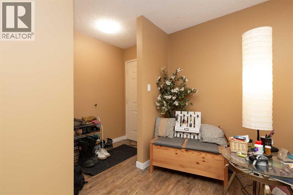 78 Pensacola Court W