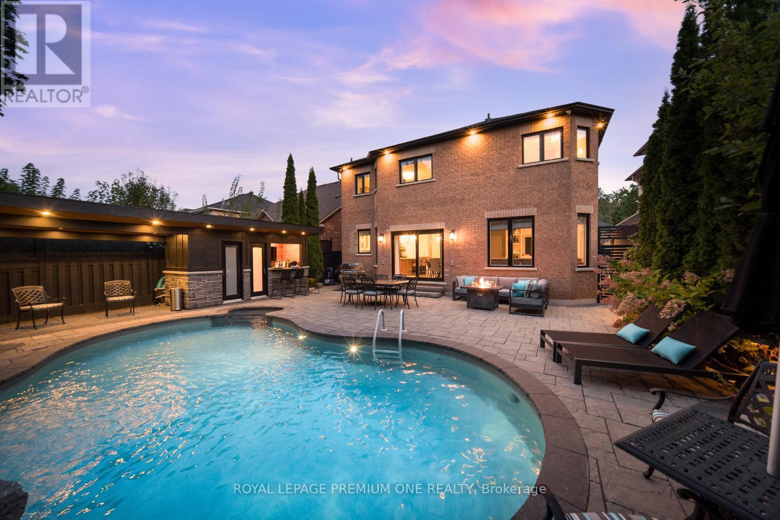 28 JOHNSWOOD CRESCENT