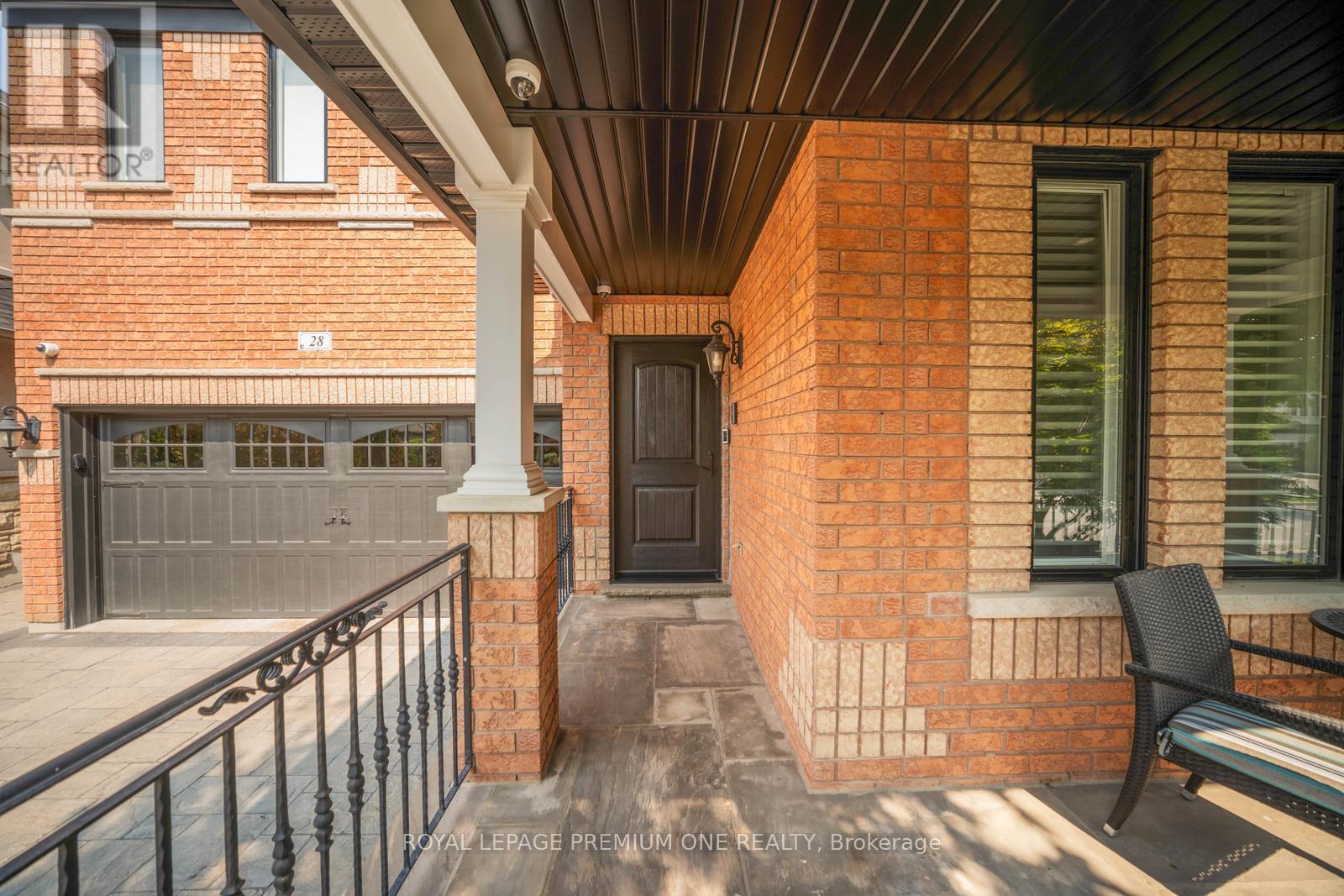 28 JOHNSWOOD CRESCENT