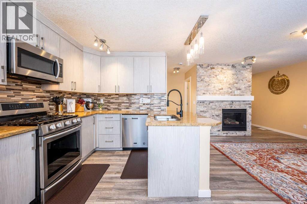 60 Covecreek Mews NE