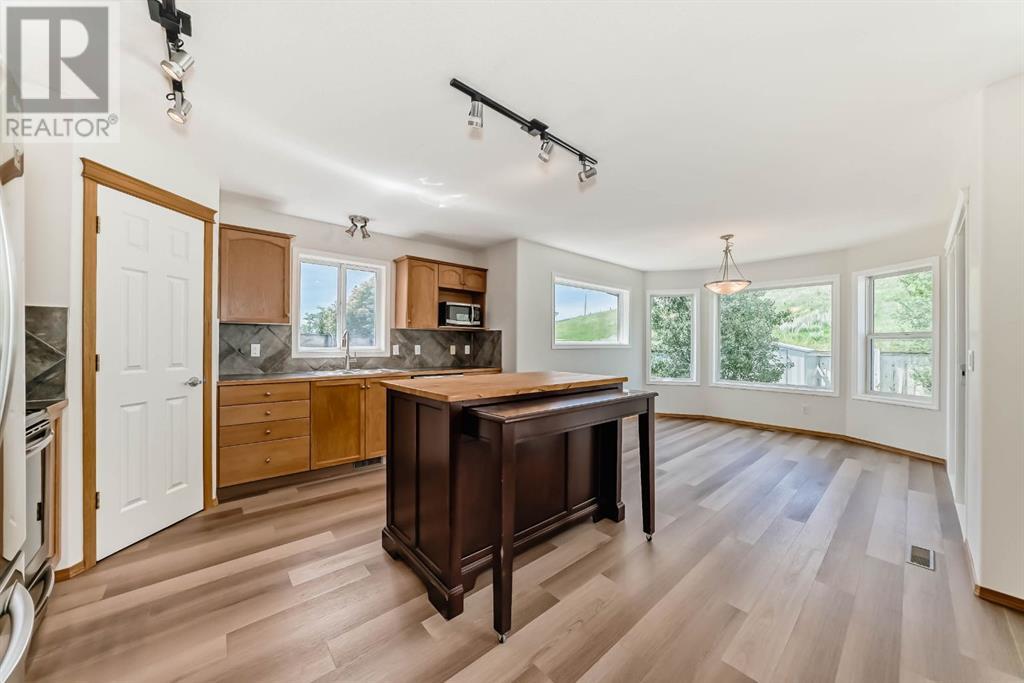 80 Arbour Crest Terrace NW