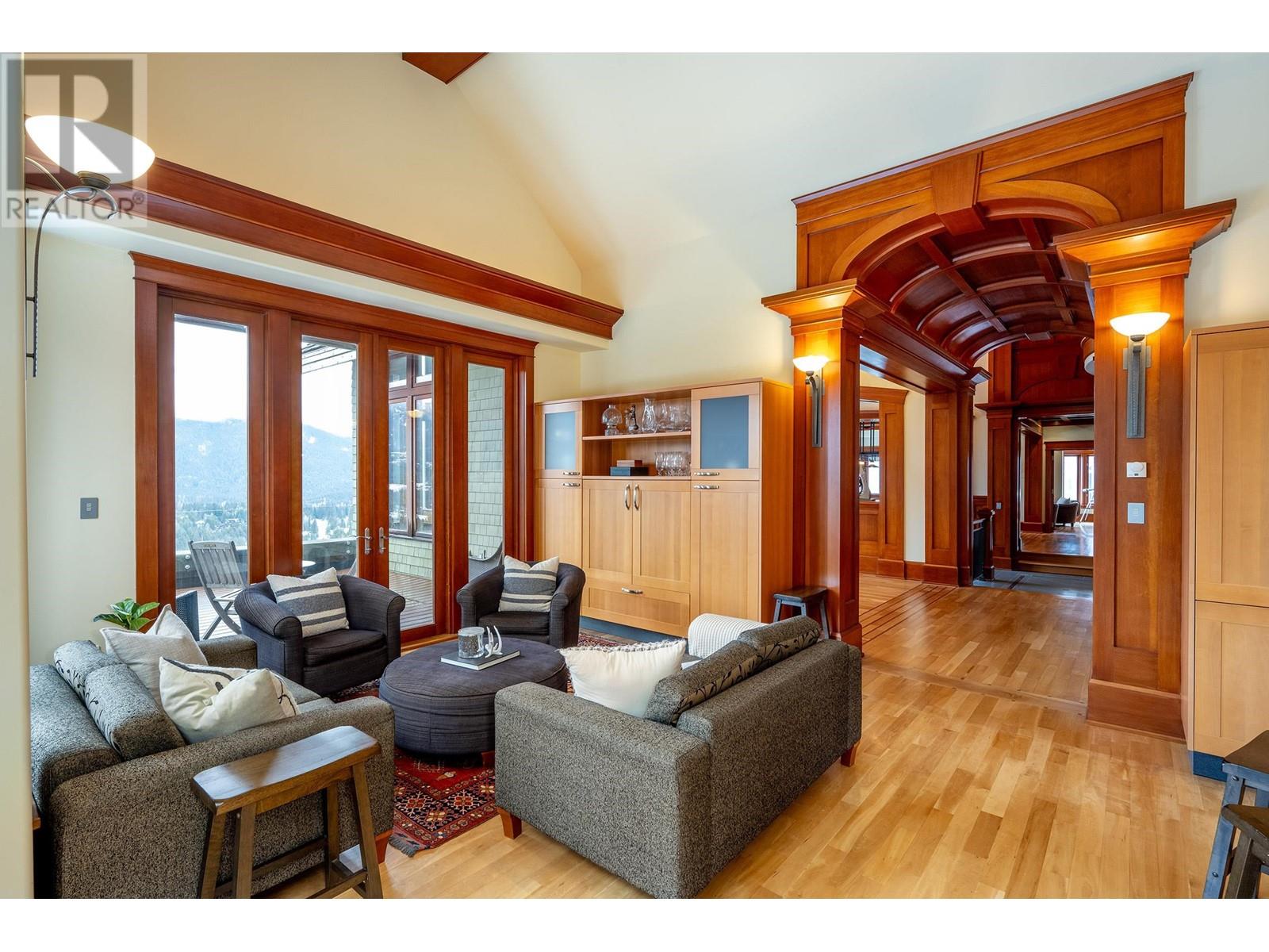3833 SUNRIDGE DRIVE
