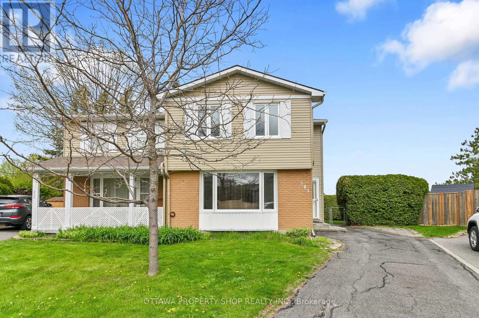 202 ROSEMARY GARDENS