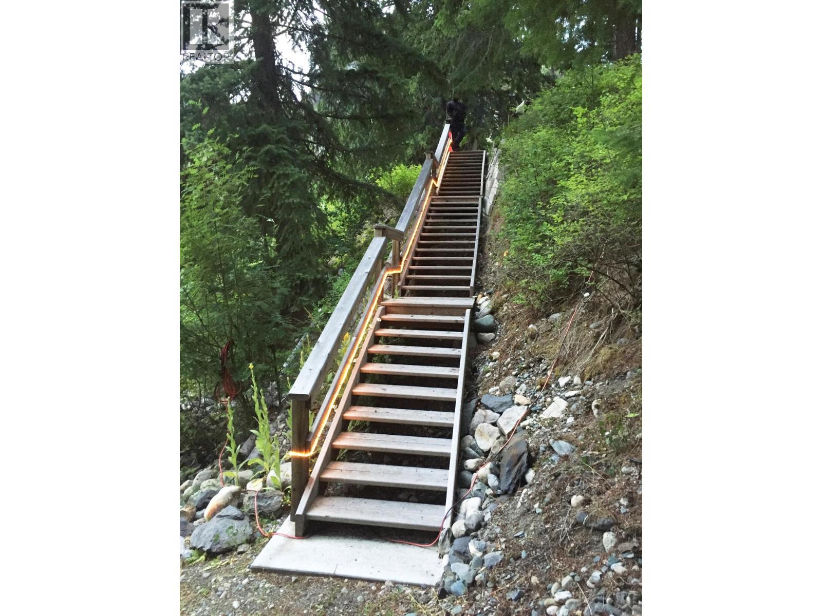 523 ROSEBERY LOOP Road