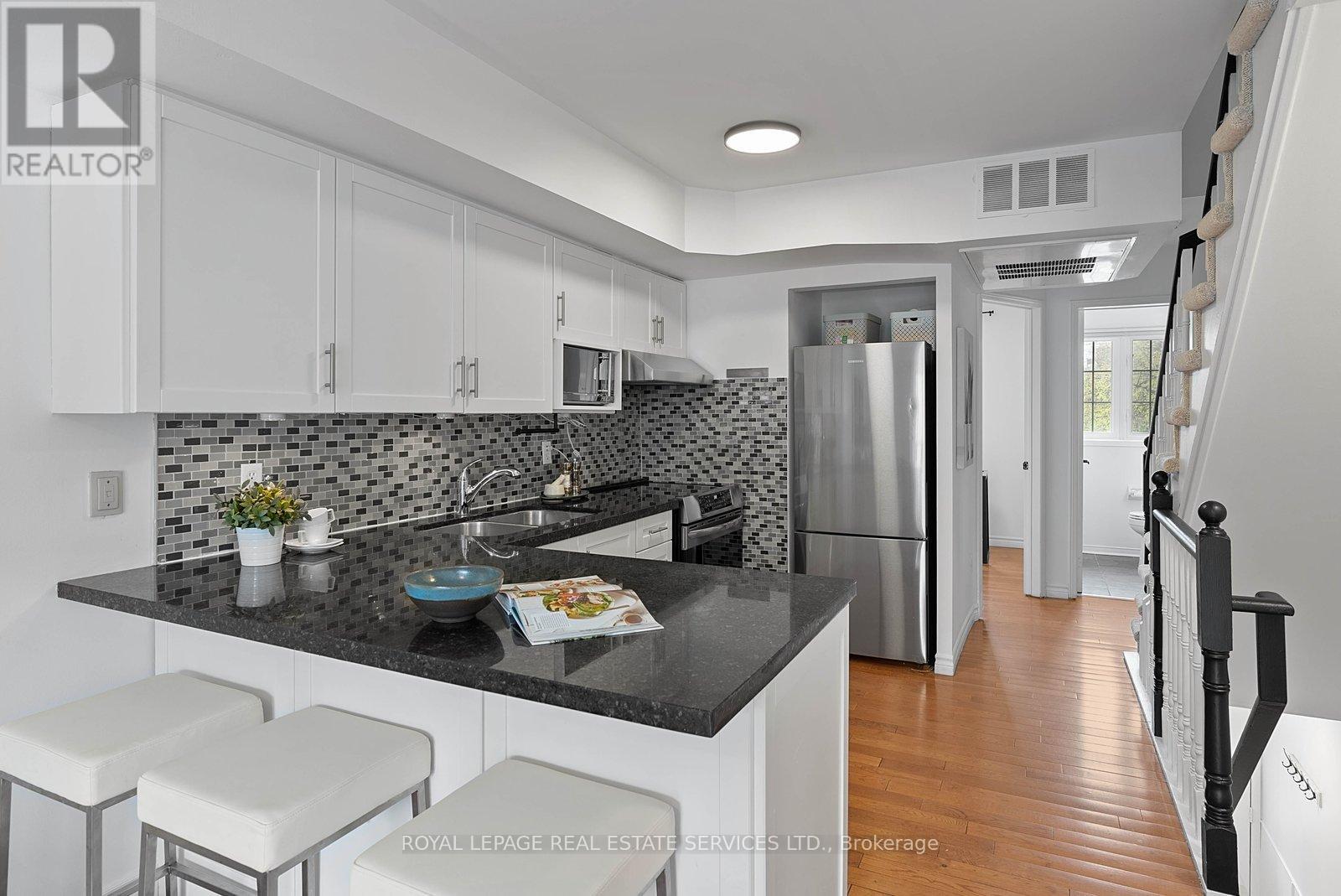207 - 262 ST HELENS AVENUE