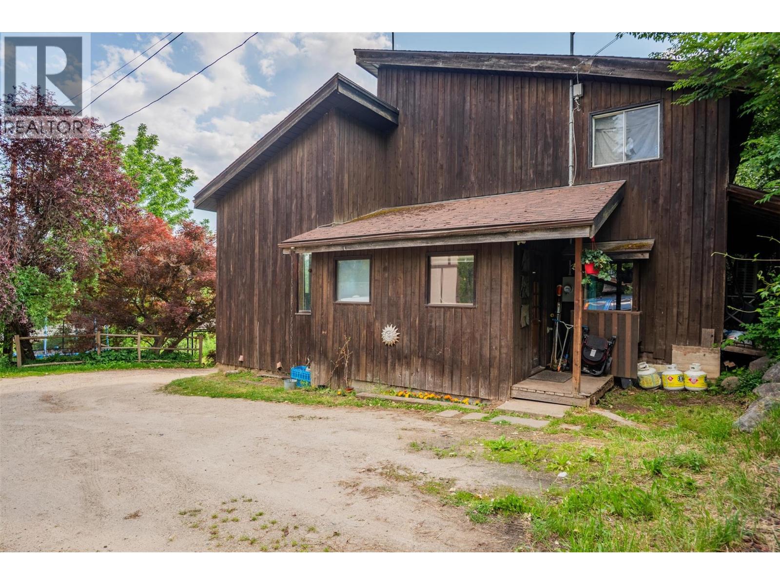 3216 SOUTH SLOCAN VILLAGE Road