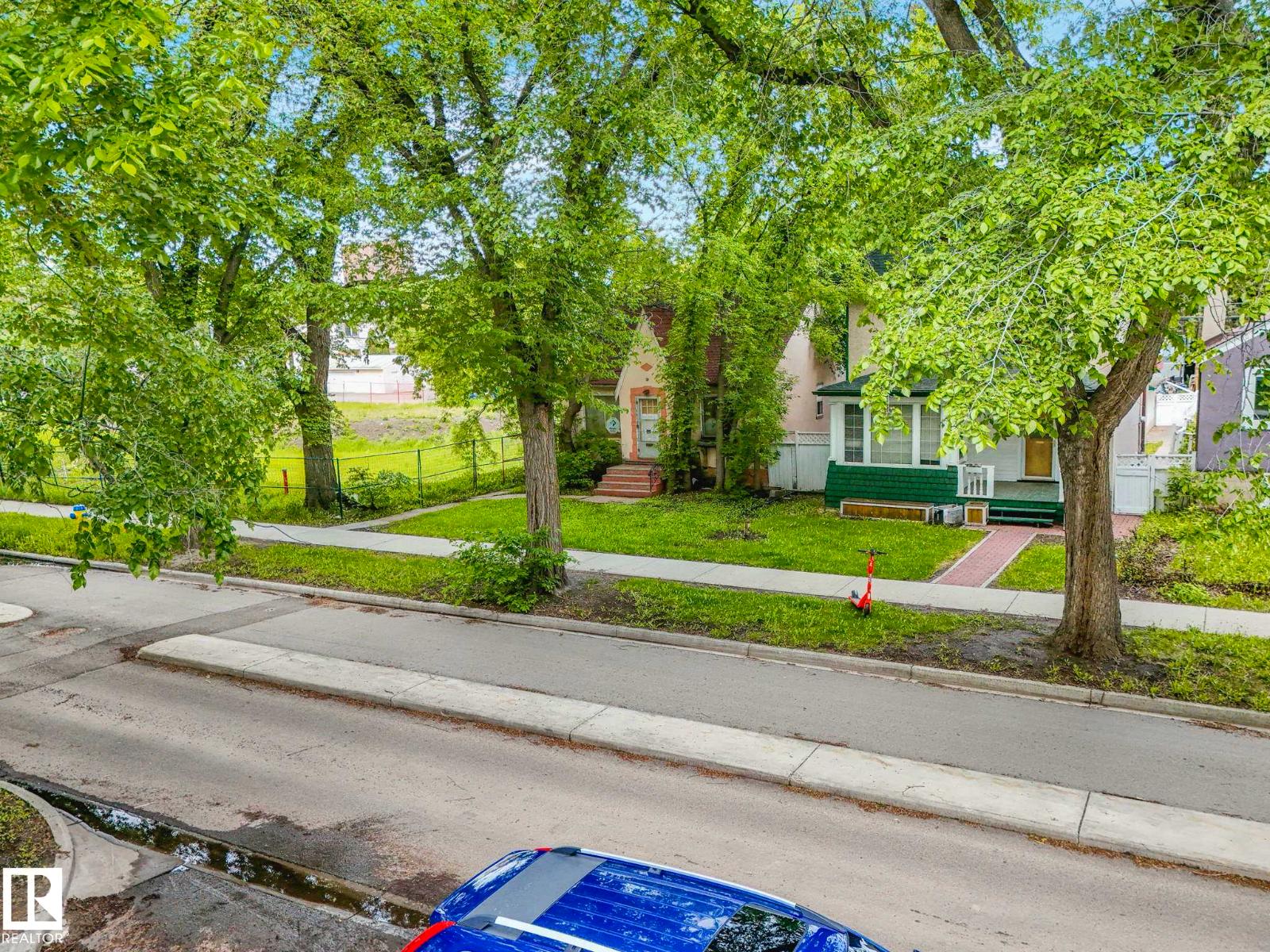10828 83 AV NW