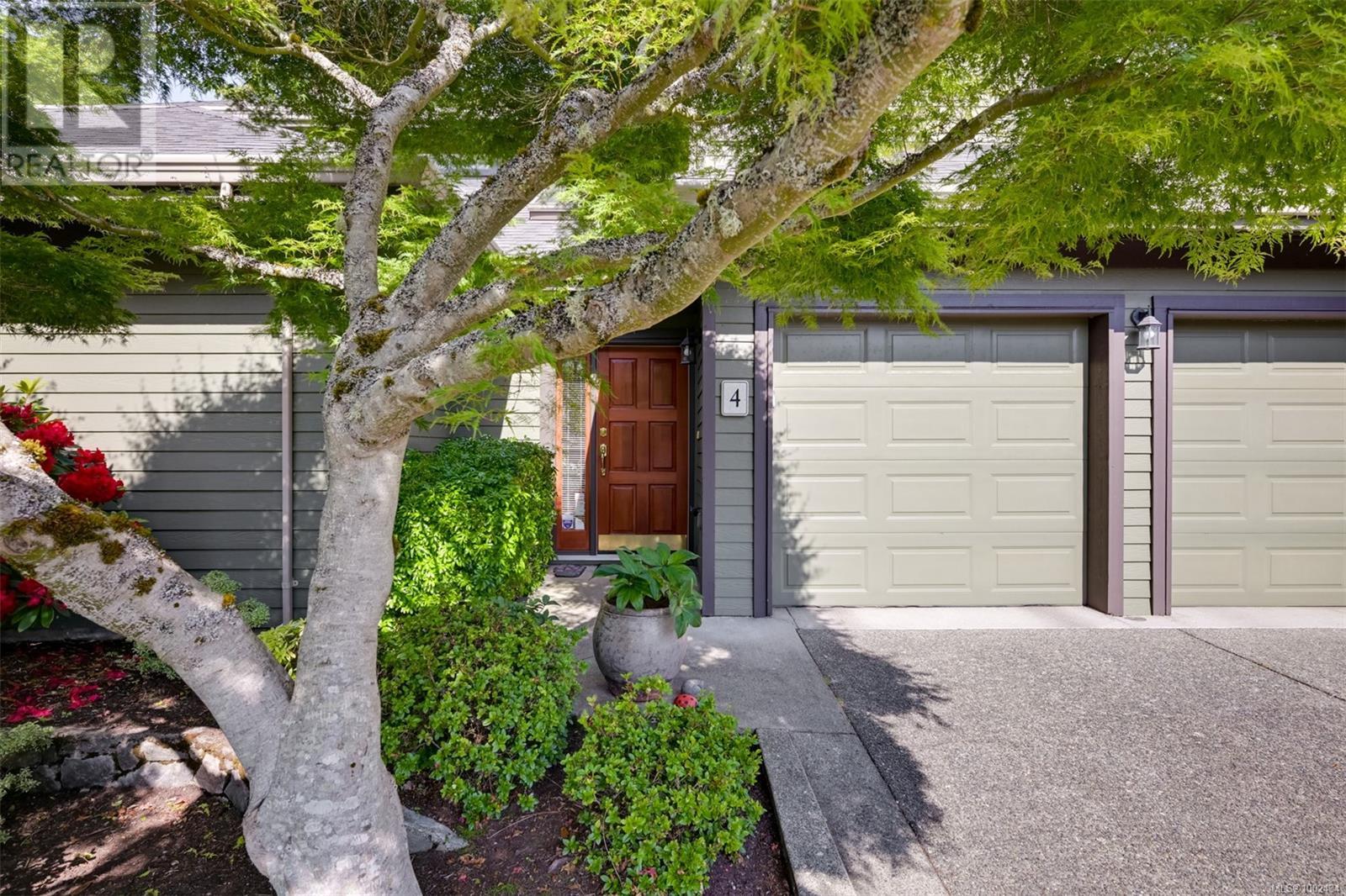 4 4522 Gordon Point Rd
