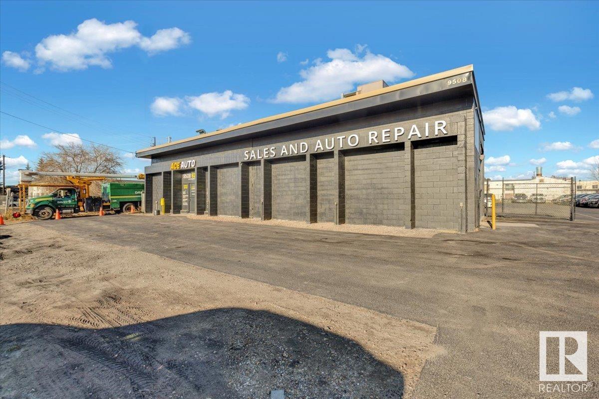 9508 62 AV NW