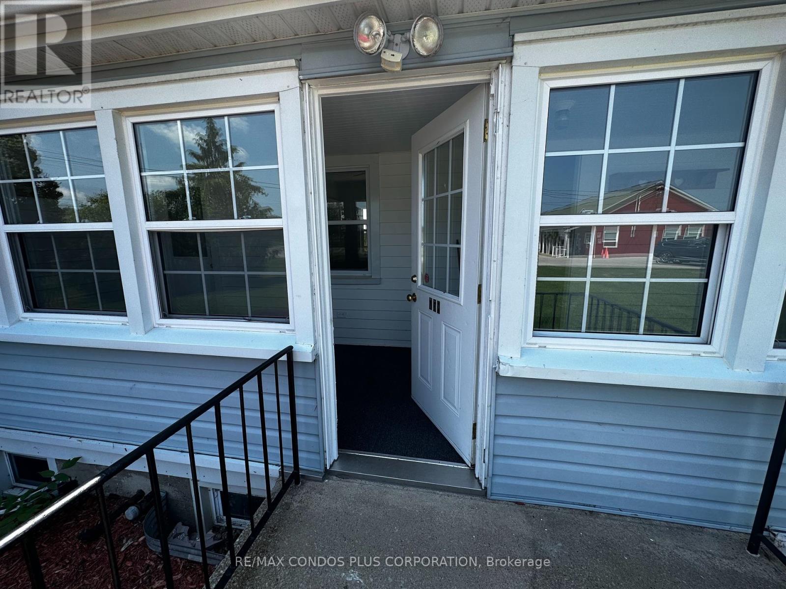 758 NIAGARA STONE ROAD