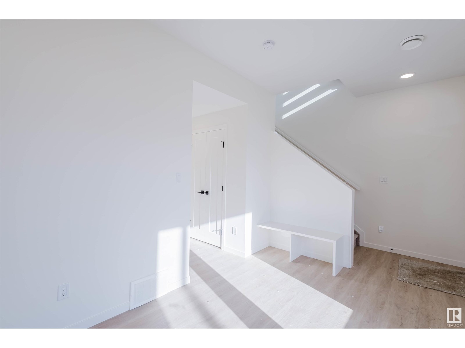 463 33 ST SW