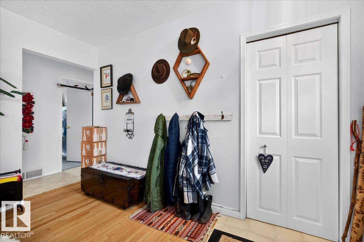 4212 105 AV NW