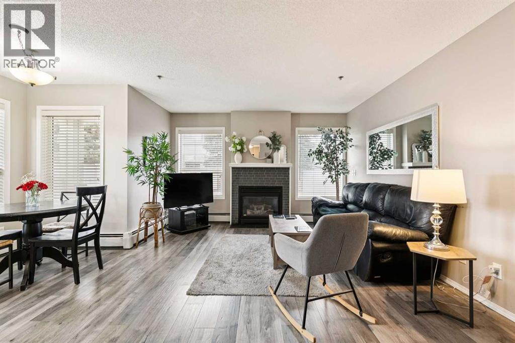 104, 7 Harvest Gold Manor NE