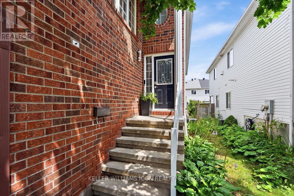 125 CASTLE GLEN CRESCENT