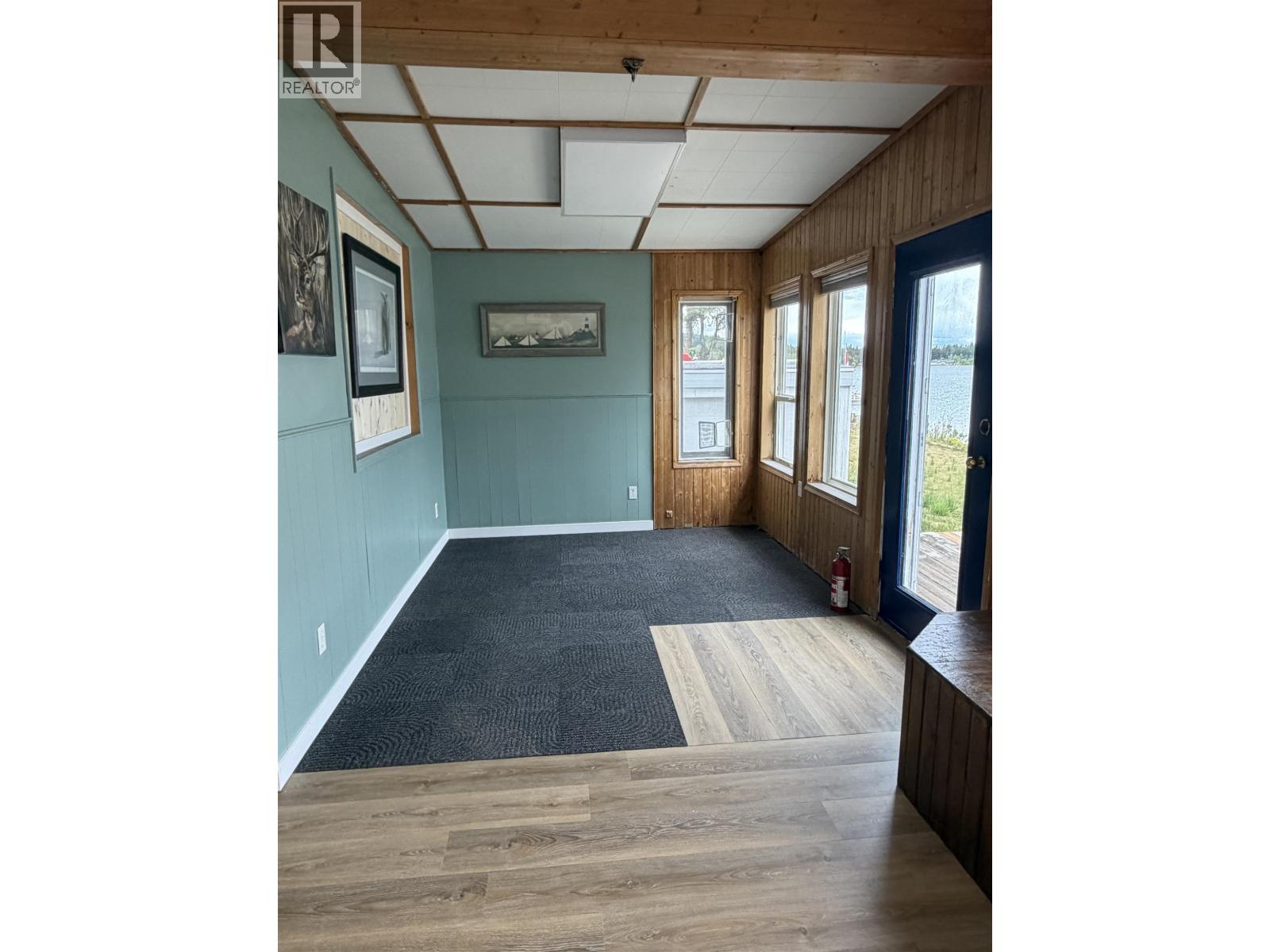 3 3728 S CARIBOO 97 HIGHWAY