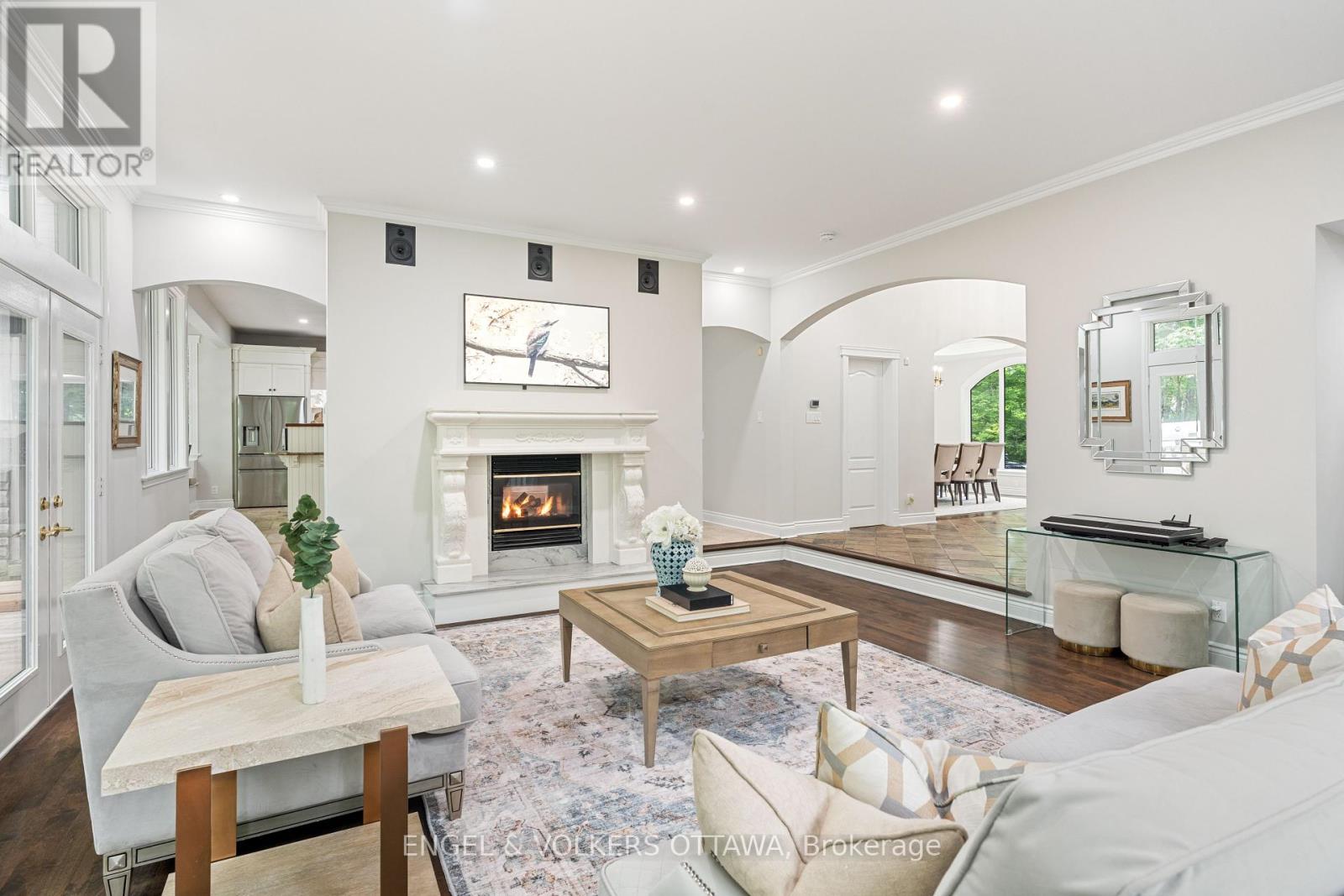 1412 HOUSTON CRESCENT