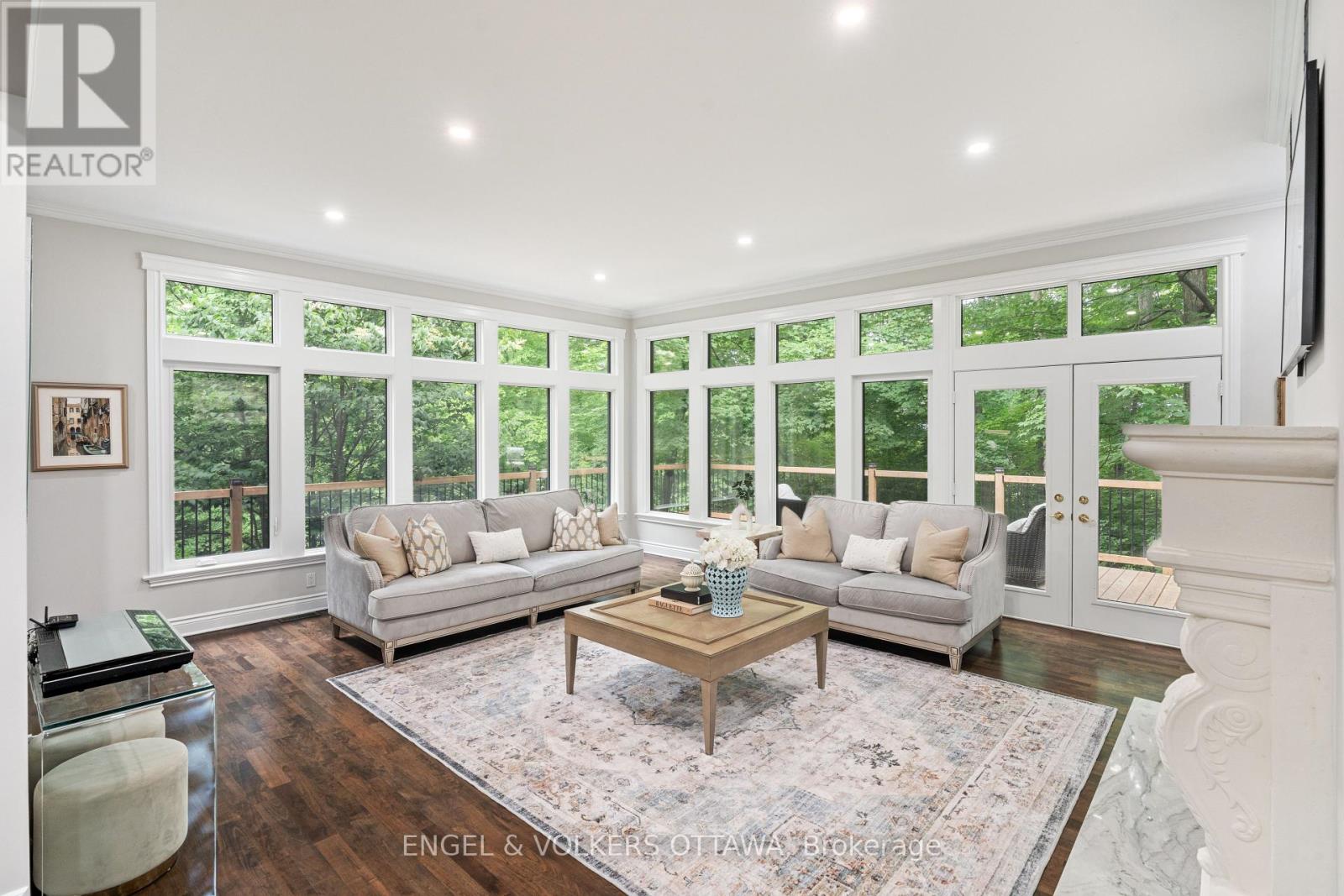 1412 HOUSTON CRESCENT