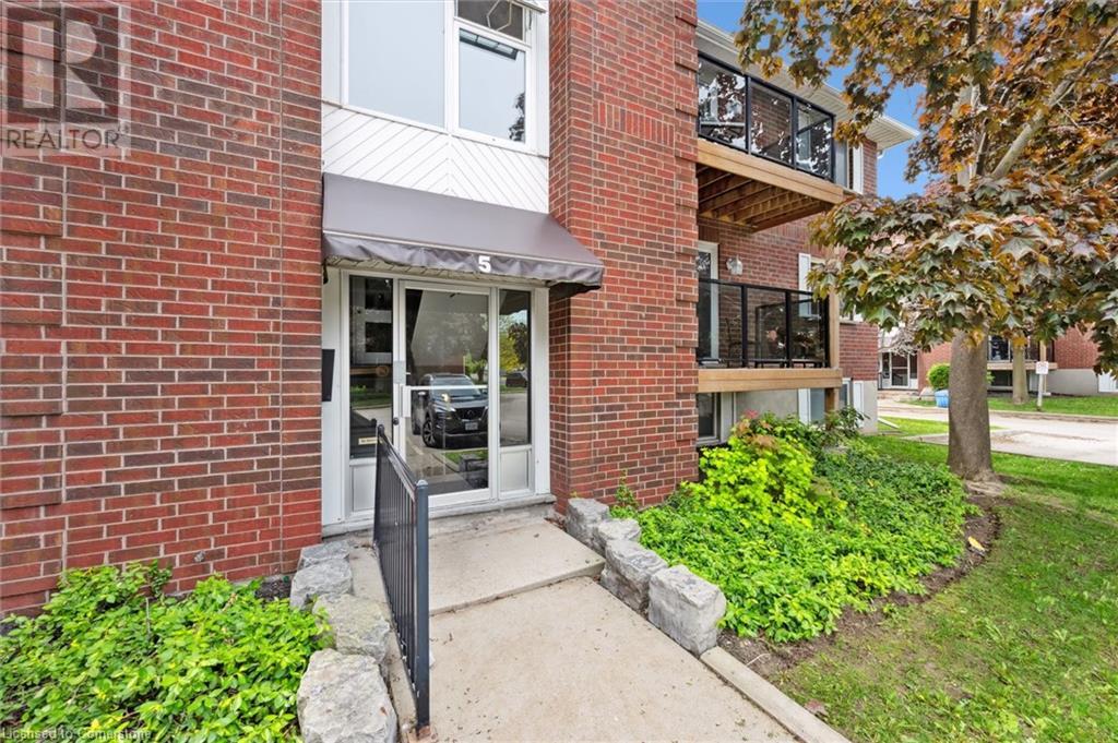 565 GREENFIELD Avenue Unit# 512