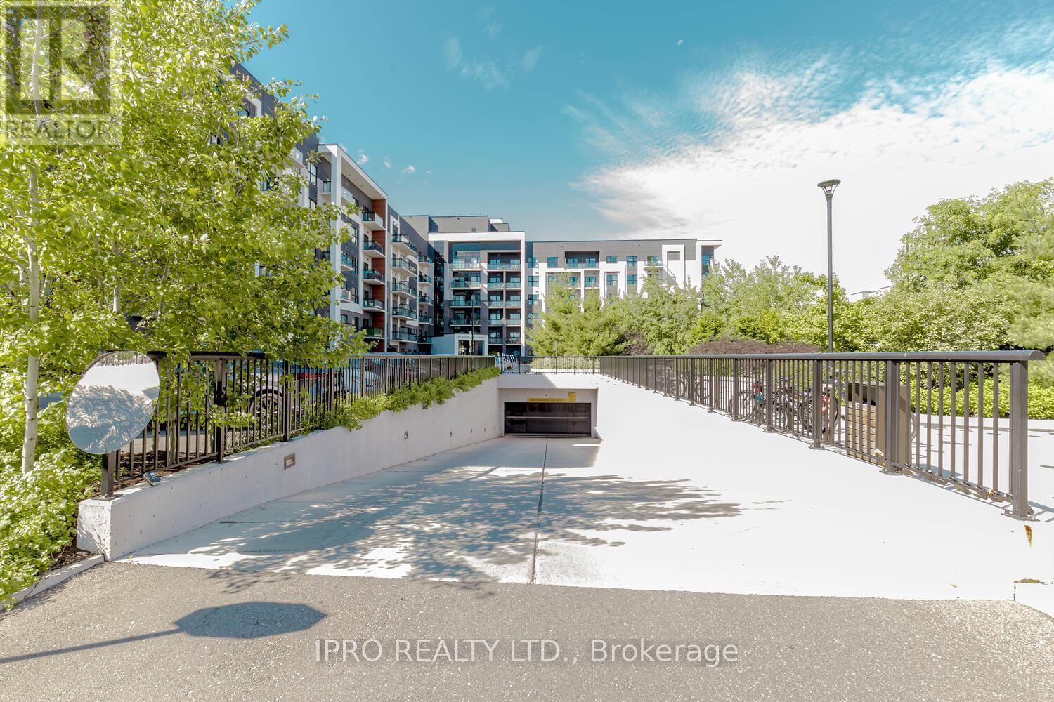 318 - 128 GROVEWOOD COMMON