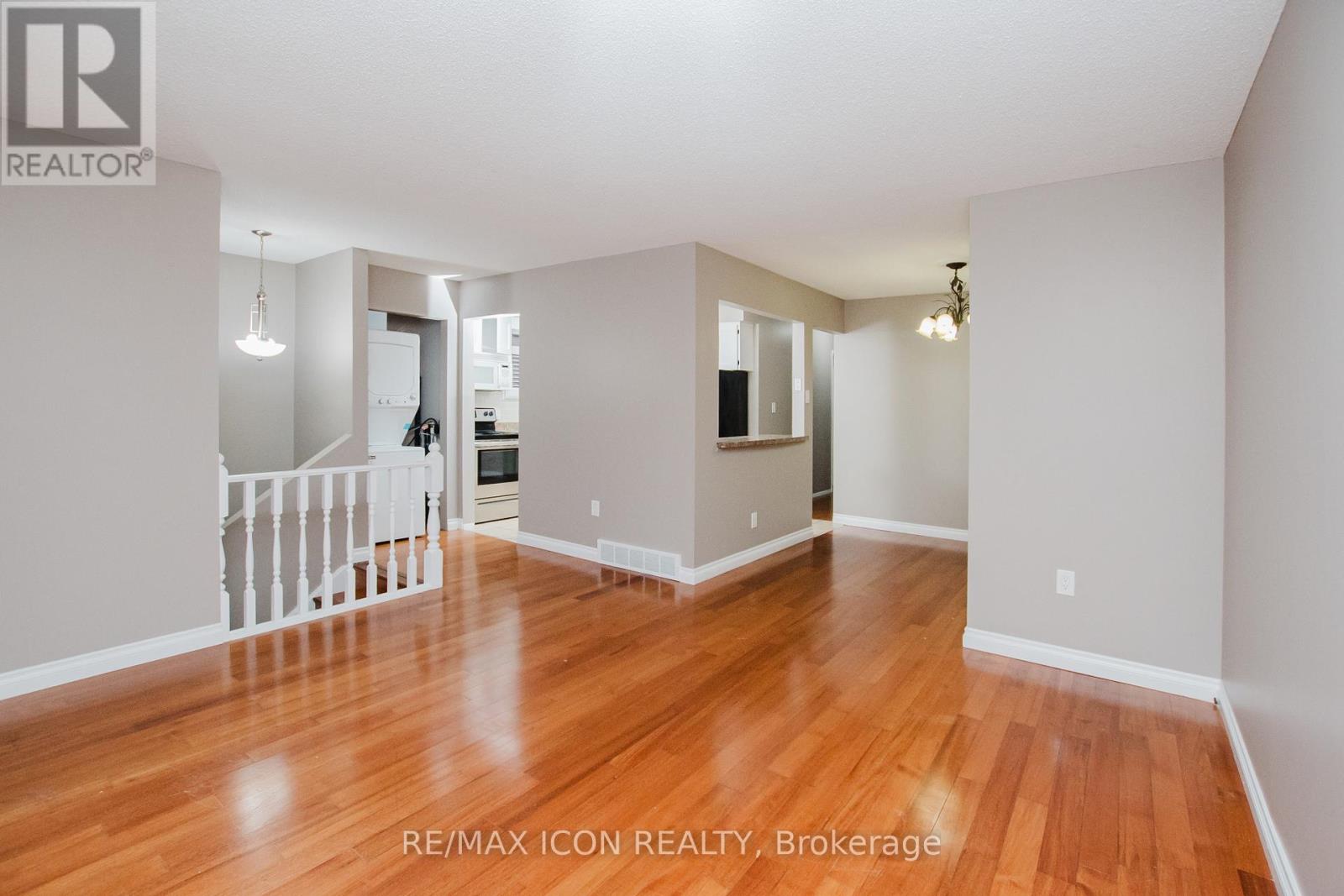 8332 MUNDARE CRESCENT