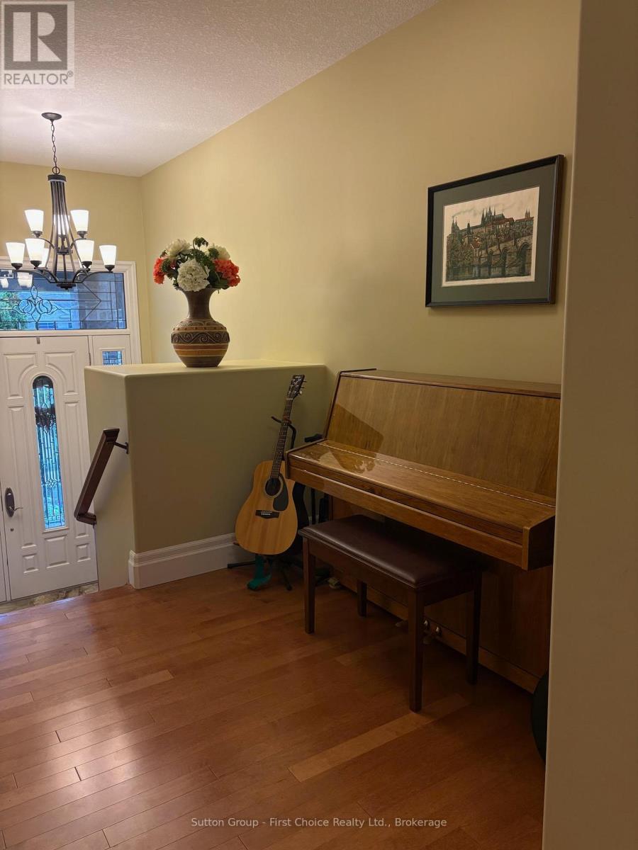138 OAK PARK DRIVE