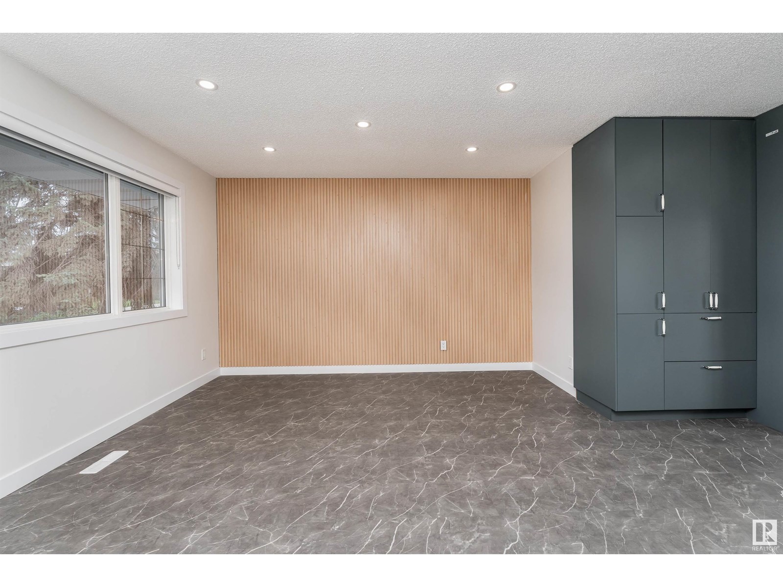14011 95 ST NW