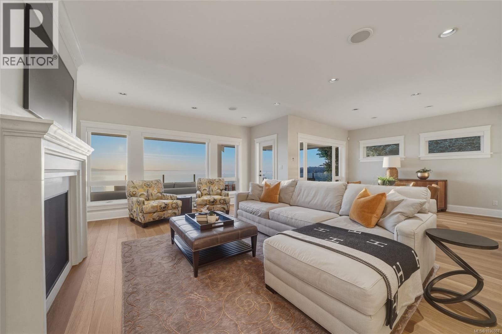 2226 Arbutus Rd