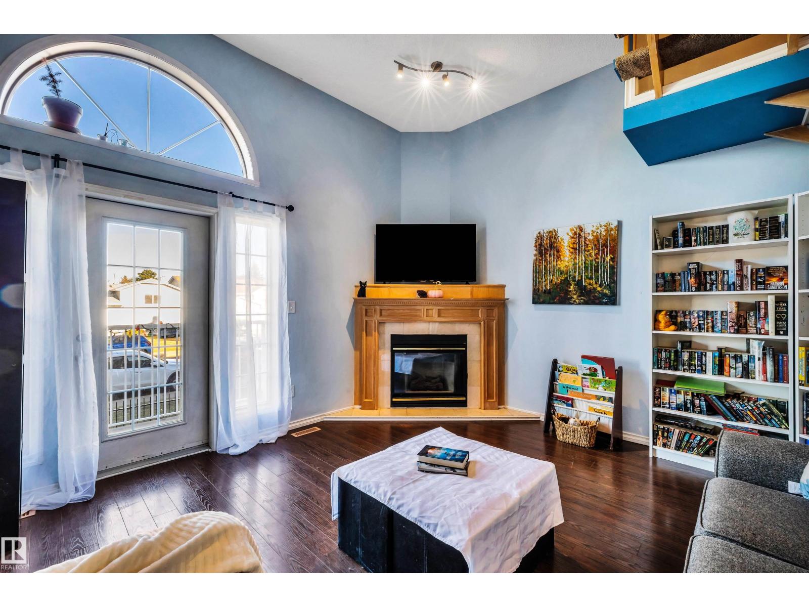 1260 48 ST NW