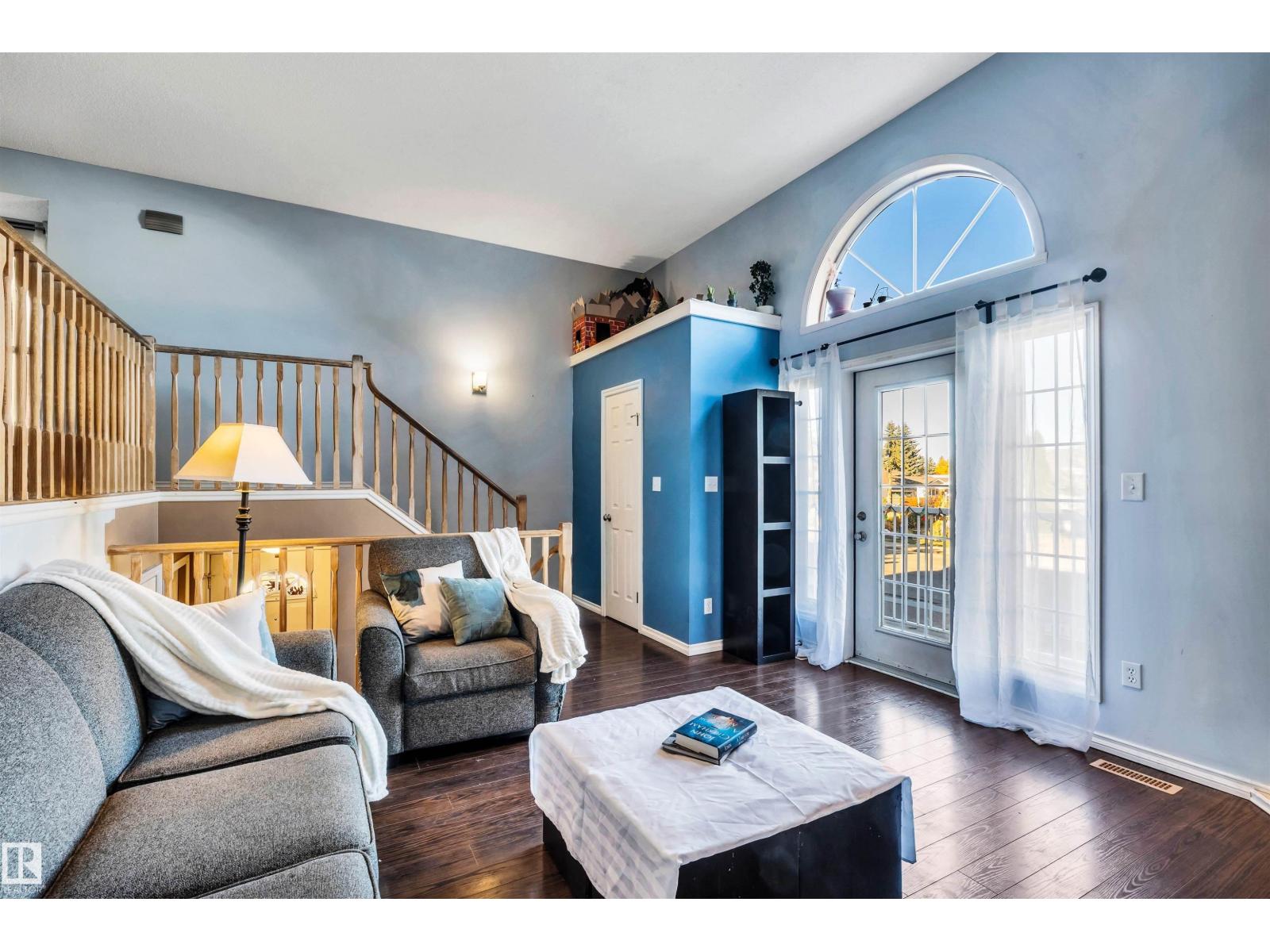 1260 48 ST NW
