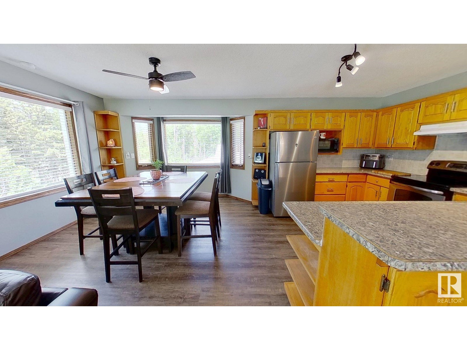 #4 2228 PARKLAND DR