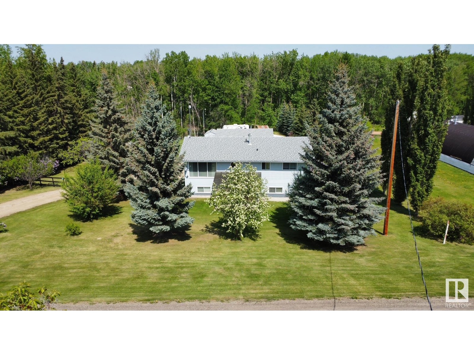 #4 2228 PARKLAND DR