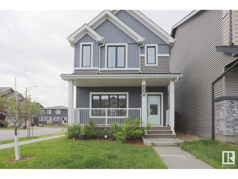 1736 PLUM CR SW Edmonton AB T6X2Z8