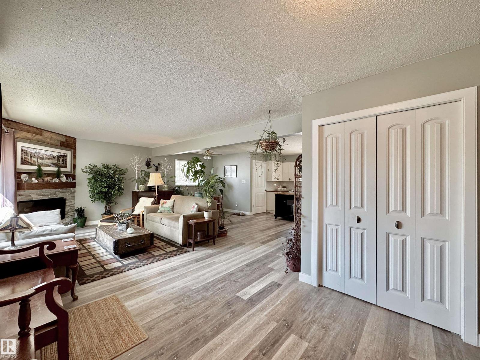 119 GARLAND CR