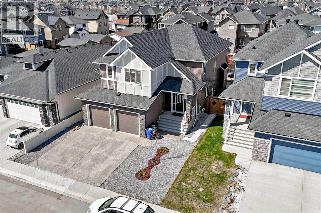 2004 Ravensdun Crescent SE