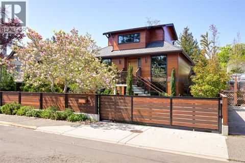 626 Monterey Ave Oak Bay BC V8S4T9