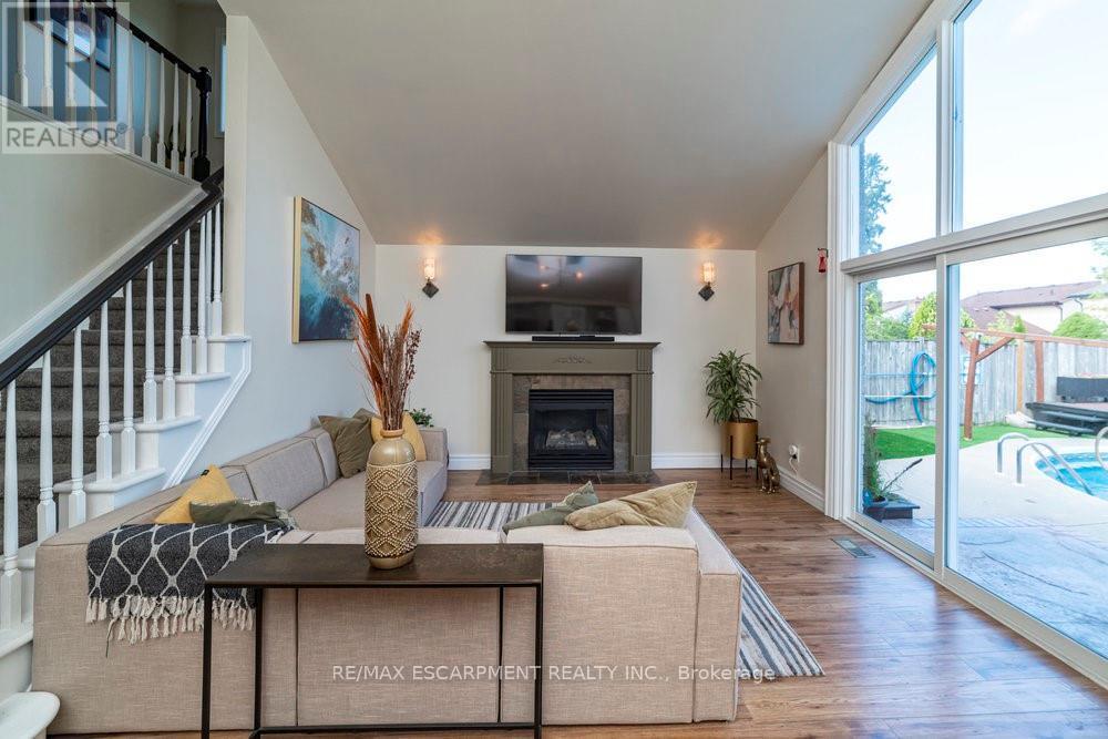 9 BING CRESCENT