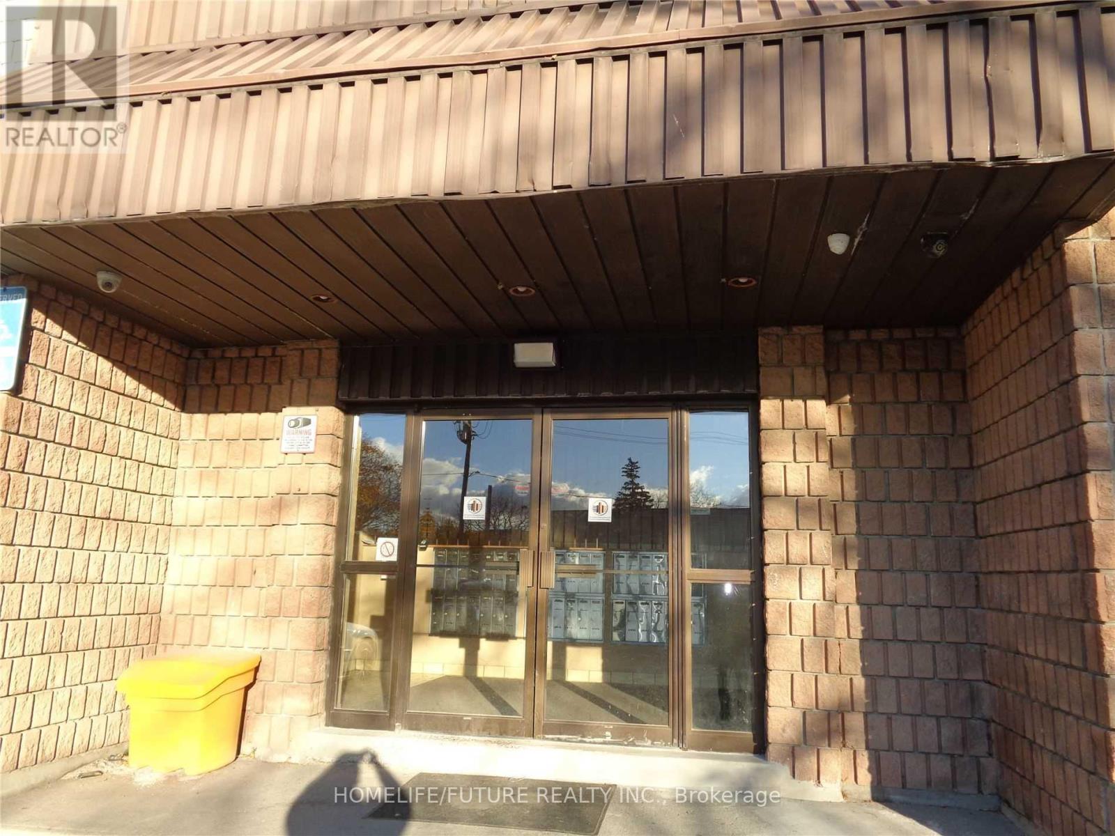 109 - 560 BLOOR STREET E