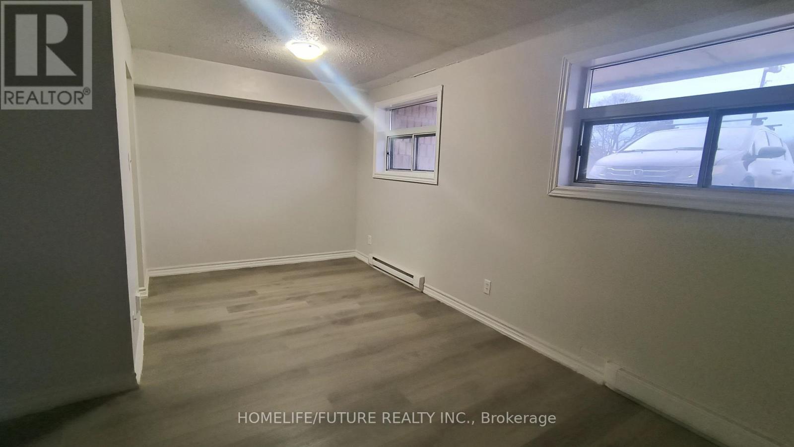 109 - 560 BLOOR STREET E