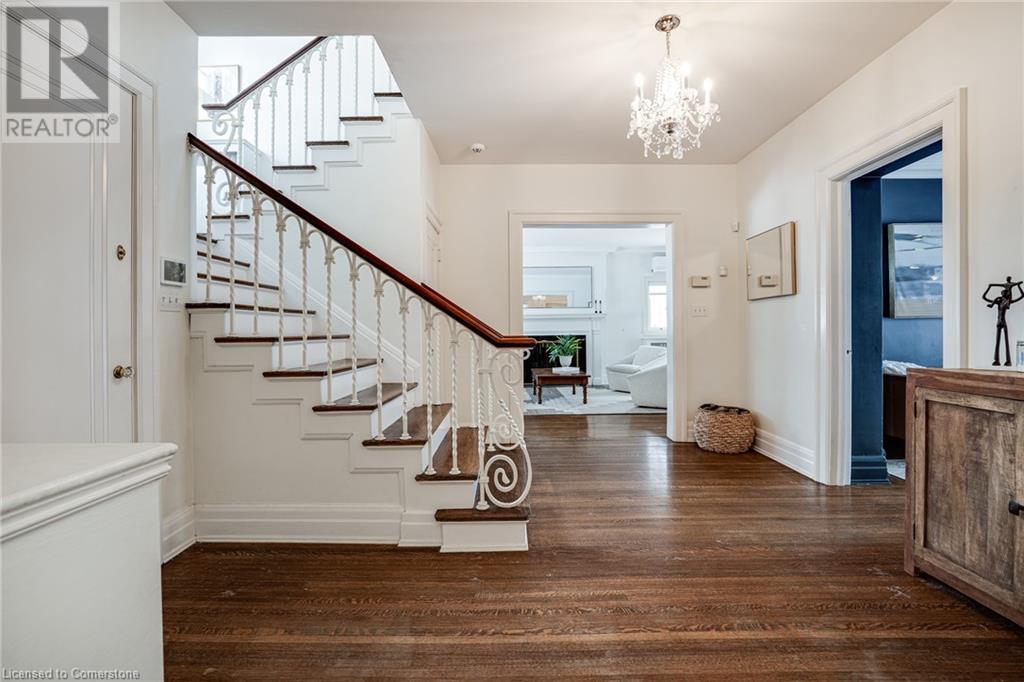 7 ST. JAMES Place